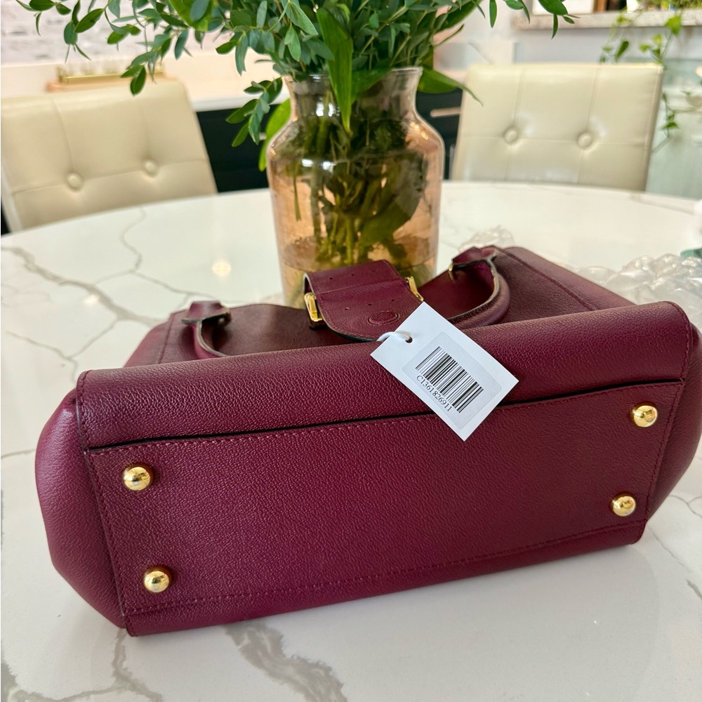 Burberry Buckle Medium Tote - Picture 10 of 11